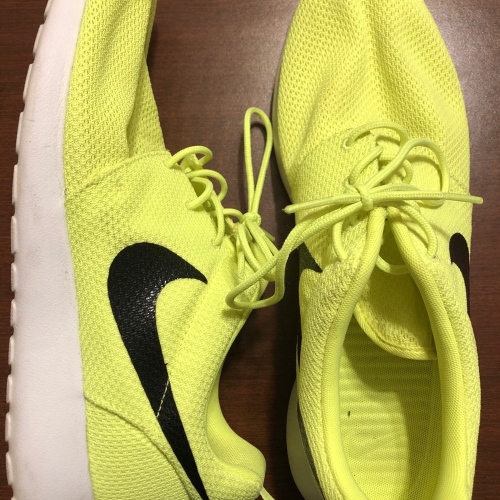 Men’s Nike Roshe Runs